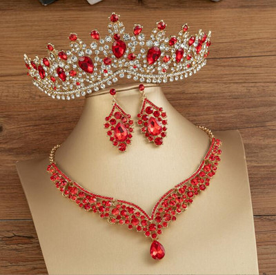 Set bijuterii mireasa din trei, tiara de cristal simpla si proaspata, cercei coroana, colier, accesorii rochie de mireasa.