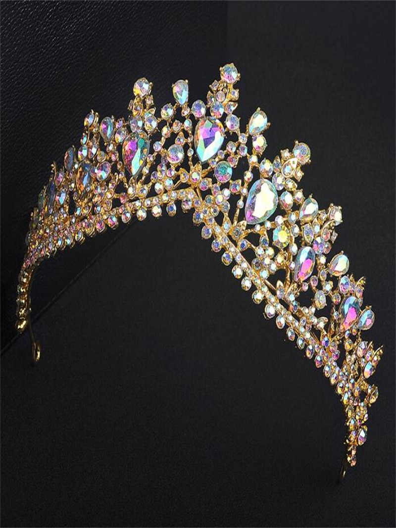 Set bijuterii mireasa din trei, tiara de cristal simpla si proaspata, cercei coroana, colier, accesorii rochie de mireasa.