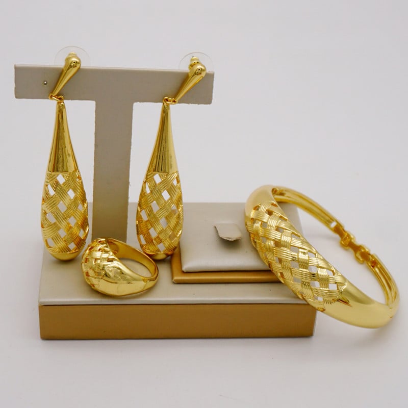 Madingas rusiškas 3vnt papuošalų rinkinys Prabangus Blizgantis Brazilijos Aukso Spalvos Apyrankės Auskarai Žiedas Moterų Dovana