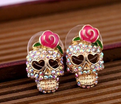 2022 m. Europa ir Amerika Perdėti vintažiniai kalnų krištoliniai krištoliniai skeletai kaukolės auskarai moterims Madingi pankų ausų papuošalai Brincs