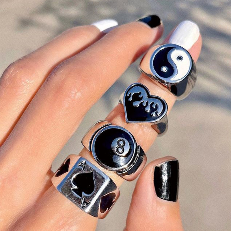 Punk gotikinis širdies žiedų rinkinys moterims Flame Pentagram Vintage Spades Ace Sidabruotas Retro žavus biliardas pirštų papuošalai