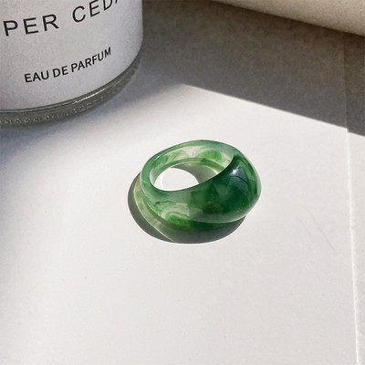 Novo modno šareno prozirno prstenje Nepravilan mramorni uzorak Geometrijska smola Akrilno prstenje Set za žene Nakit Darovi za putovanja