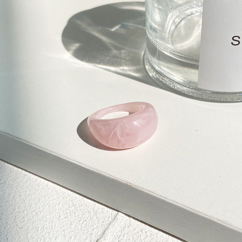 Novo modno šareno prozirno prstenje Nepravilan mramorni uzorak Geometrijska smola Akrilno prstenje Set za žene Nakit Darovi za putovanja