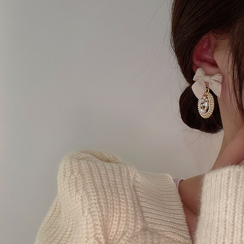 Korejski dizajn Retro slatke naušnice s mašnom od tkanine Ženski elegantni ovalni biserni metalni privjesak Viseća naušnica Temperamentni modni nakit