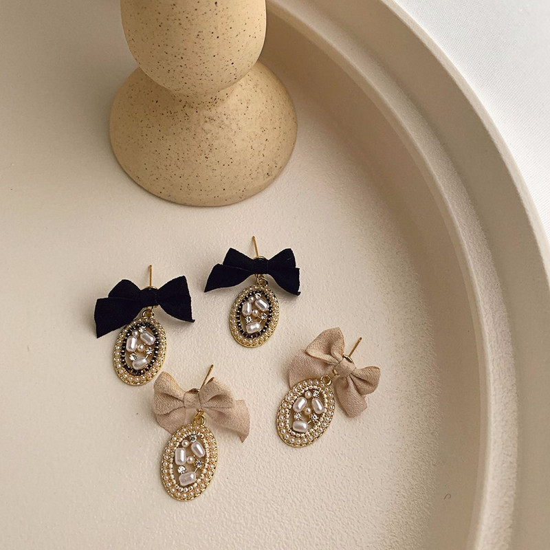 Korejski dizajn Retro slatke naušnice s mašnom od tkanine Ženski elegantni ovalni biserni metalni privjesak Viseća naušnica Temperamentni modni nakit