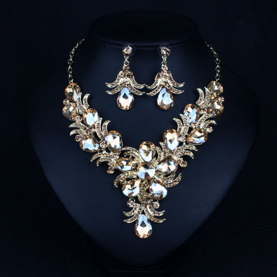 Unikalus moteriškas krištolo Higanbanos gėlių kaklo kaklo auskarų rinkinys Prabangus Kalnų krištolo papuošalų rinkinys Moteriški žavūs vakarėlio aksesuarai