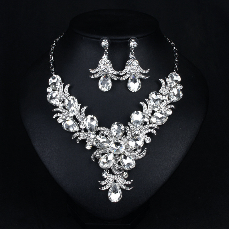 Unikalus moteriškas krištolo Higanbanos gėlių kaklo kaklo auskarų rinkinys Prabangus Kalnų krištolo papuošalų rinkinys Moteriški žavūs vakarėlio aksesuarai