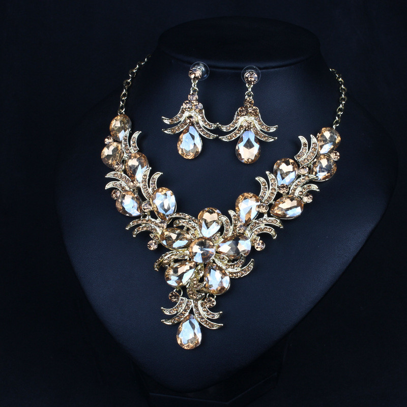 Unikalus moteriškas krištolo Higanbanos gėlių kaklo kaklo auskarų rinkinys Prabangus Kalnų krištolo papuošalų rinkinys Moteriški žavūs vakarėlio aksesuarai
