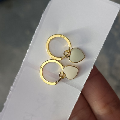 MC Huggie auskarai su emaliu Rožinė Mėlyna Juoda Balta Raudona Širdies pakabukai Pendientes Nauji Moteriški ausų lankeliai