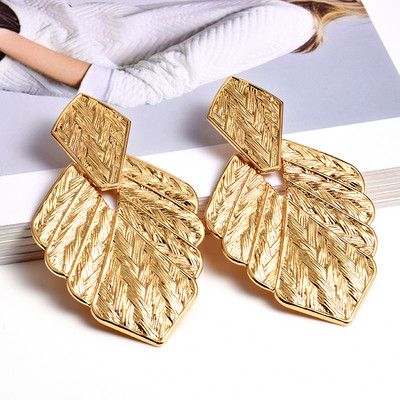 Висококачествени златни метални обеци във формата на листа на едро Модни тенденции Аксесоари Бижута за жени