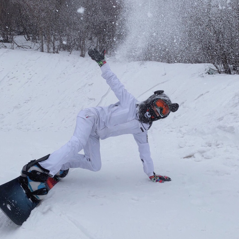 Zimsko novo jednodijelno skijaško odijelo za 2022. Žene Muškarci Kombinezoni za sportove na otvorenom Snowboard kombinezon Vjetrootporan Vodootporni skijaški kombinezon Prozračan