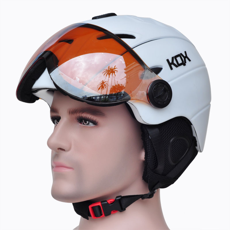 Félig fedett CE tanúsítvánnyal rendelkező sísisak, beépített kültéri sportszemüvegek sísisakok snowboard sisak