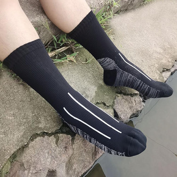 1 чифт туристически чорапи Mid-Tube Нехлъзгащи се топлят Жени Мъже Зимни топли Mid-Tube чорапи Водоустойчиви чорапи за катерене