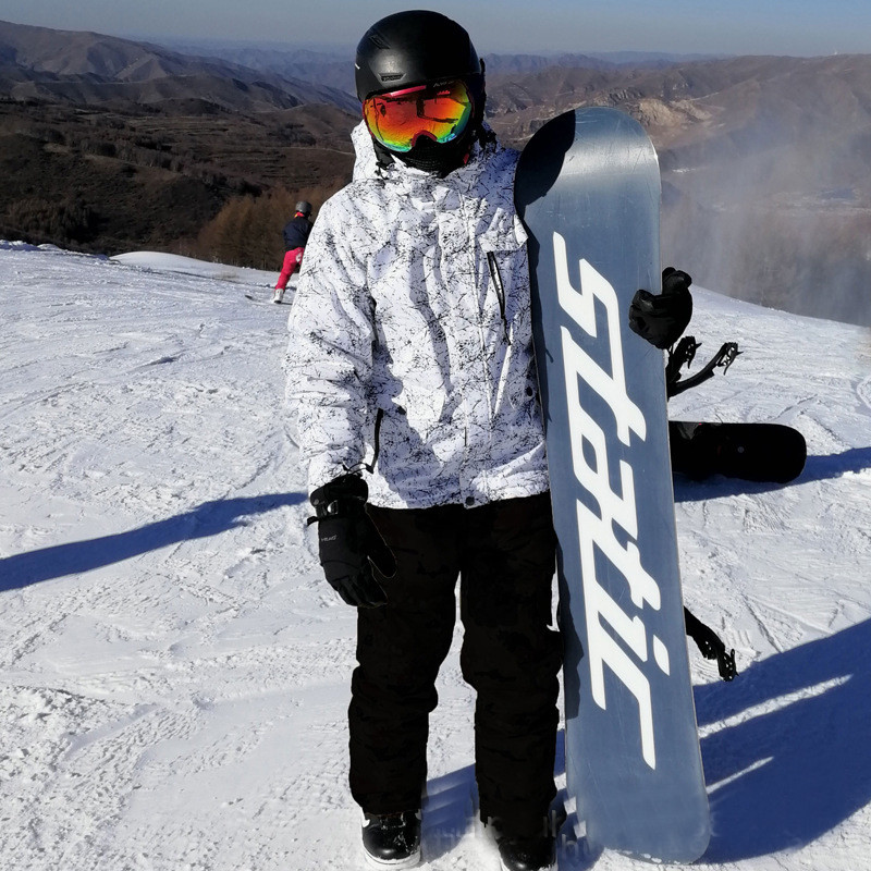 Naujas terminis žiemos slidinėjimo kostiumas vyrams nuo vėjo nepraleidžiantis slidinėjimo pūkinės striukės ir seilinukų kelnių komplektas vyriškas sniego kostiumas, snieglenčių kostiumas