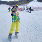 Costume de schi special stil cuplu, calduroase, impermeabile si rezistente la vant