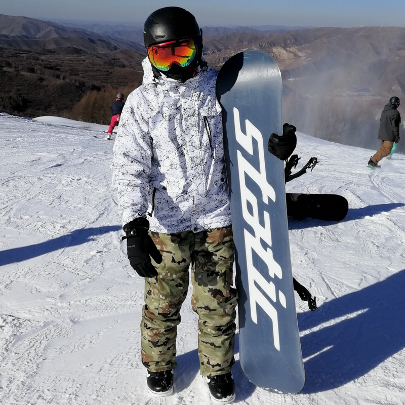 Žiemos vyrų profesionalus snieglenčių rinkinys lauko vandeniui atsparus vėjui 10000 slidinėjimo kostiumo rinkinys sniego striukė ir šiltos kamufliažinės kelnės