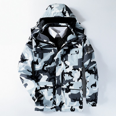 Vyrų ir moterų padėtis To paties stiliaus striukės, pūkiniai alpinizmo kostiumai ir pūkiniai stori slidinėjimo kostiumai