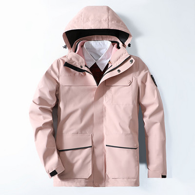 Vyrų ir moterų padėtis To paties stiliaus striukės, pūkiniai alpinizmo kostiumai ir pūkiniai stori slidinėjimo kostiumai