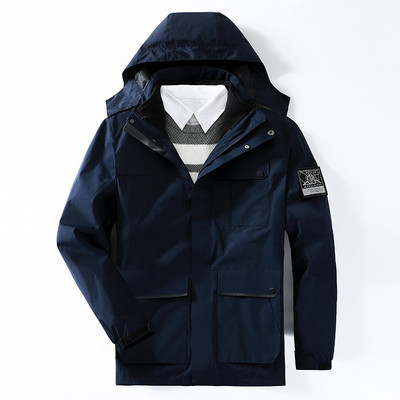 Vyrų ir moterų padėtis To paties stiliaus striukės, pūkiniai alpinizmo kostiumai ir pūkiniai stori slidinėjimo kostiumai