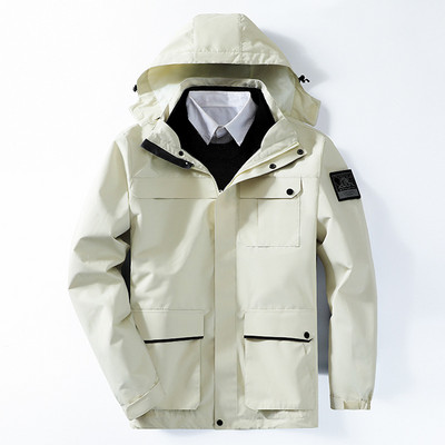 Vyrų ir moterų padėtis To paties stiliaus striukės, pūkiniai alpinizmo kostiumai ir pūkiniai stori slidinėjimo kostiumai