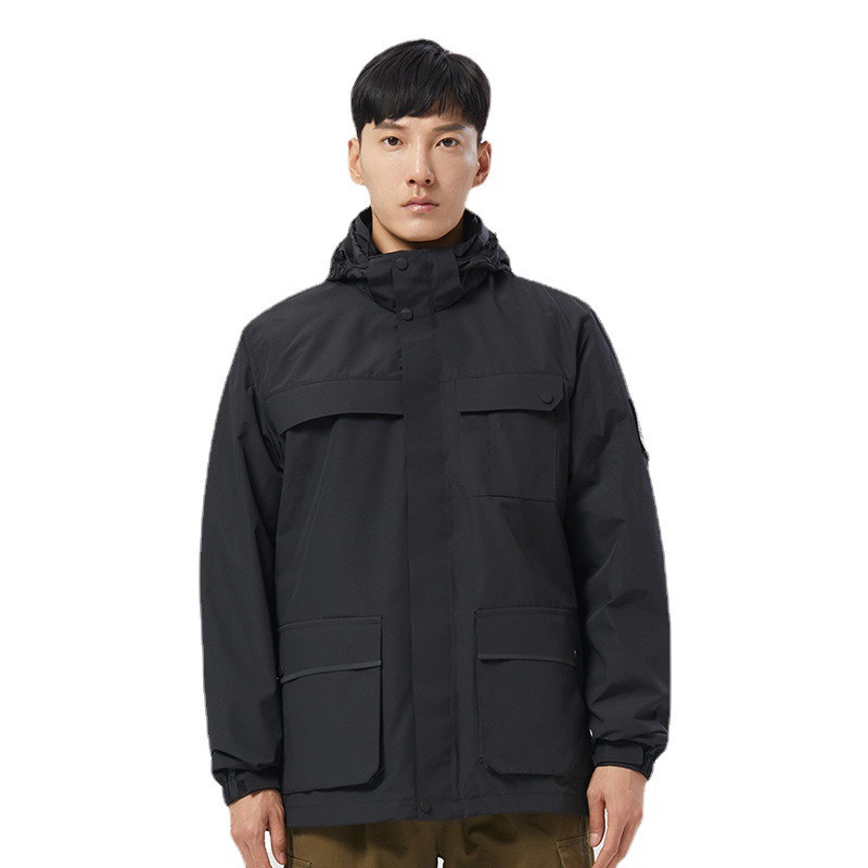 Vyrų ir moterų padėtis To paties stiliaus striukės, pūkiniai alpinizmo kostiumai ir pūkiniai stori slidinėjimo kostiumai