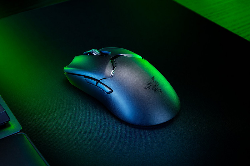 Razer Viper V2 Pro - ultraľahká bezdrôtová e-športová myš, bez RGB podsvietenia, optický senzor 30K, optické spínače myši.