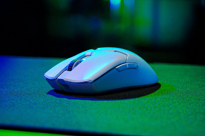 Razer Viper V2 Pro - ultraľahká bezdrôtová e-športová myš, bez RGB podsvietenia, optický senzor 30K, optické spínače myši.