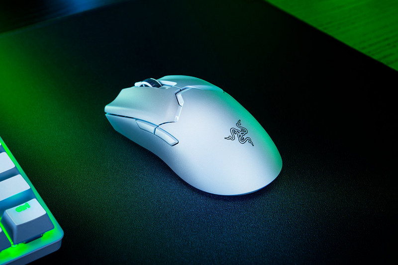 Razer Viper V2 Pro - ultraľahká bezdrôtová e-športová myš, bez RGB podsvietenia, optický senzor 30K, optické spínače myši.
