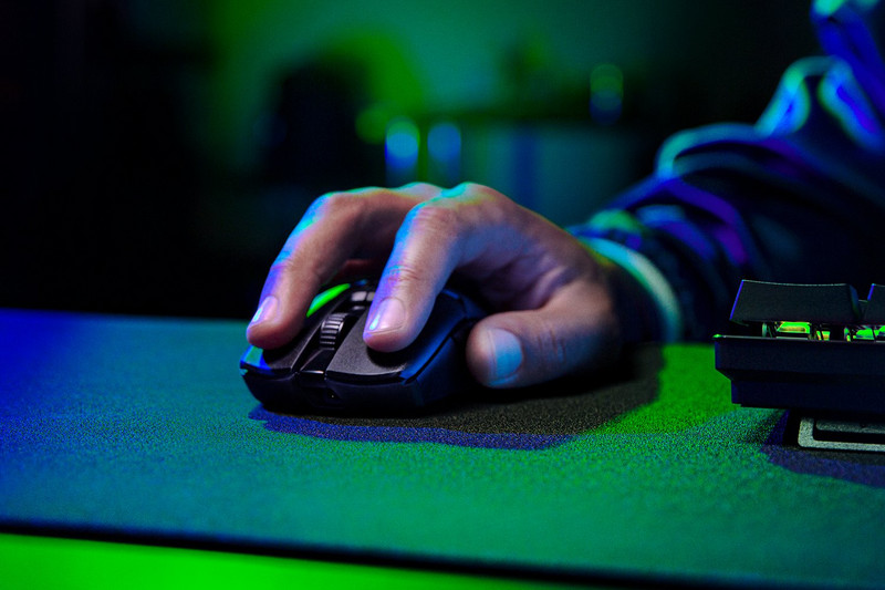 Razer Viper V2 Pro - ultraľahká bezdrôtová e-športová myš, bez RGB podsvietenia, optický senzor 30K, optické spínače myši.
