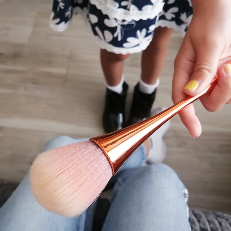 Körömtisztító kefe Nail Art porkefe, UV gél akril púderecsetek Puha színes körömpor tisztító eszközök sminkecset