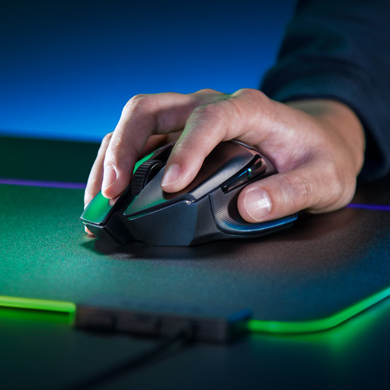 Razer Basilisk X HyperSpeed – belaidė ergonomiška žaidimų pelė, 16000 DPI