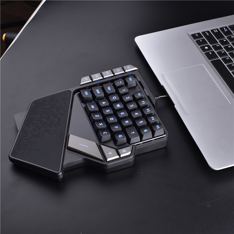 Tastatură pentru jocuri cu o singură mână AULA Iluminare de fundal Culoare 27 de taste Anti-fantomă Controller portabil pentru mini tastatură pentru jocuri pentru laptop