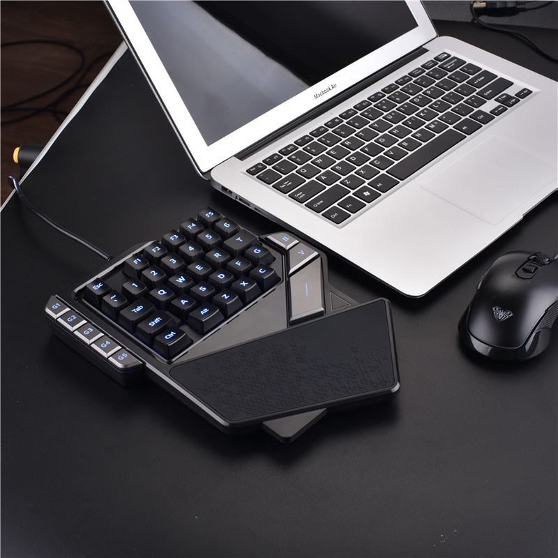 Tastatură pentru jocuri cu o singură mână AULA Iluminare de fundal Culoare 27 de taste Anti-fantomă Controller portabil pentru mini tastatură pentru jocuri pentru laptop