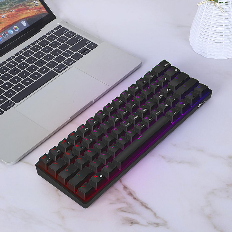 61 taustiņu kompakta bezvadu divrežīmu mehāniskā spēļu tastatūra ar RGB karstā laikā maināmu Bluetooth 5.0 C tipa USB Royal Kludge RK61