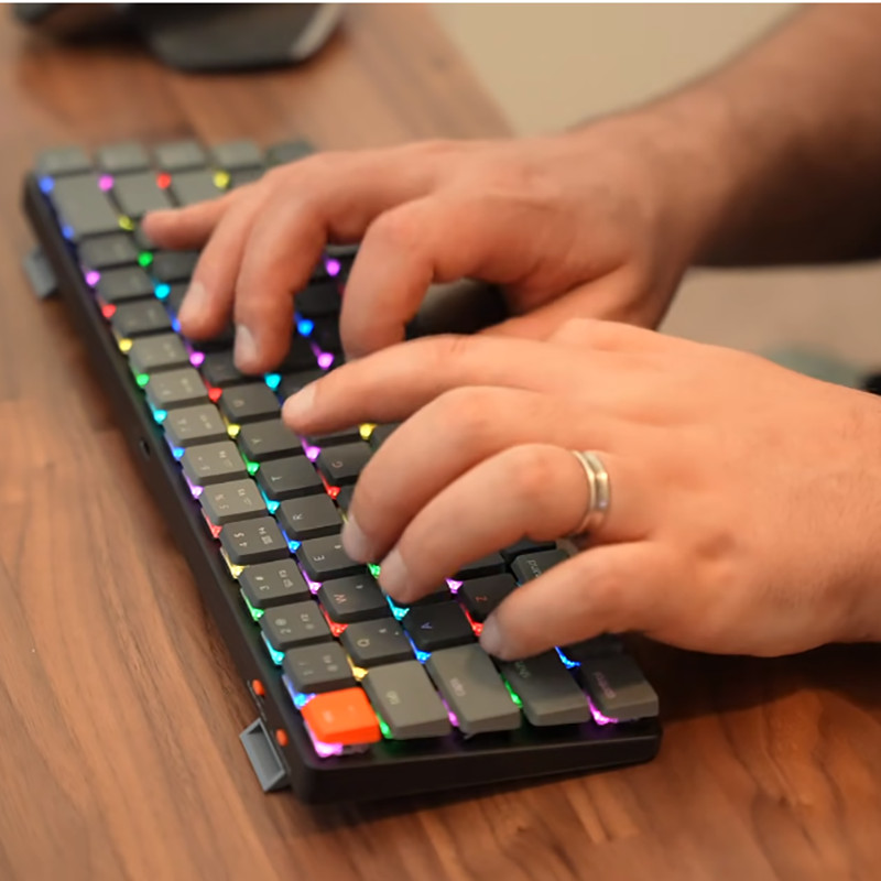 Keychron K7 B Ultra-tanka bežična mehanička tipkovnica s niskoprofilnim Gateron prekidačem RGB pozadinskim osvjetljenjem za Mac Windows