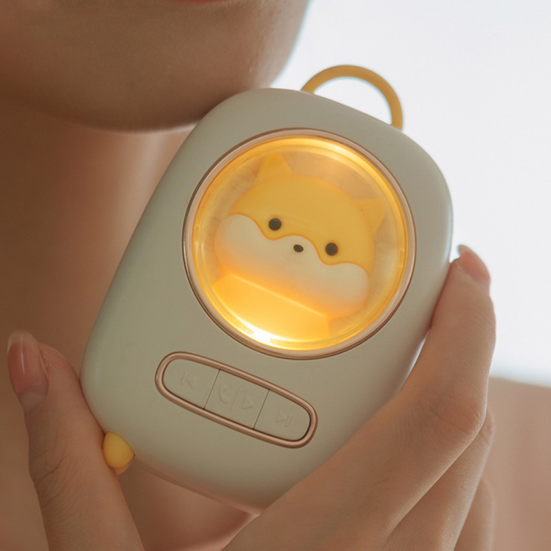 Mini slatki kućni ljubimac Bežični Bluetooth zvučnik s noćnim svjetlom Vanjski subwoofer zvučnici Blagdanski poklon za Android iOS telefon Prijenosno računalo