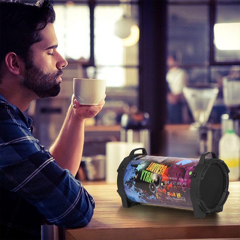 SL-10 stupac Bežični Bluetooth kompatibilni zvučnik Vanjski prijenosni subwoofer Glazba Stereo Snažni sportski zvučnici