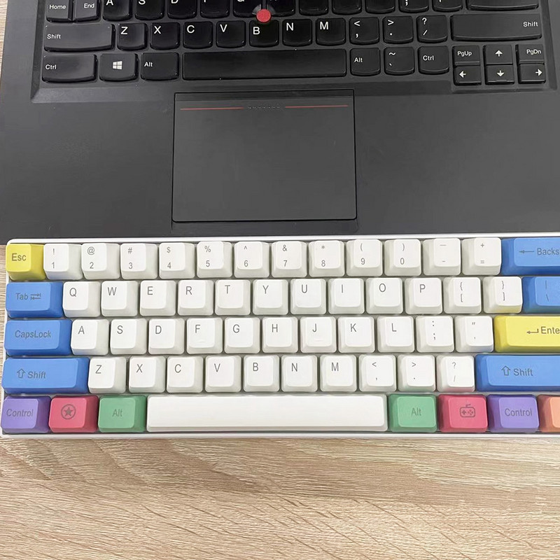 RK61 Tombol PBT billentyűzet Mekanis Gaming Nirkabel Kettős módú Bluetooth PC Gamer Gyorsan cserélhető 61 gombos RGB háttérvilágítású Royal Kudge