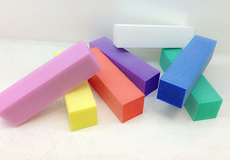 10 db / tétel Nail Shiner Buffer Buffing Block Csiszolóreszelő 4 oldalas, 5 színben 240 szemcseméretű köröm/manikűr csiszoló csiszolóblokk, LO11