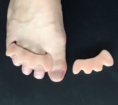2kom=1par Gel silikonski ispravljač Hallux Valgus Ispravljač nožnih prstiju Pedikura Alat za njegu stopala Korektor čukljeva Štitnik za veliki prst