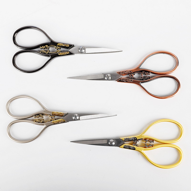 1db Retro Scissors Professzionális köröm lábujj kérges trimmer kézimunka hímző rozsdamentes acél szabó olló manikűr eszköz
