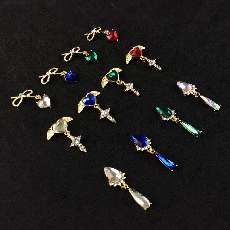 10 komada Drevna metalna legura za nokte-7*18mm 3D V oblik Jewley sa cirkonima i kamenčićima Šarm vrhovi za nokte DIY ukrasi za manikuru &*&