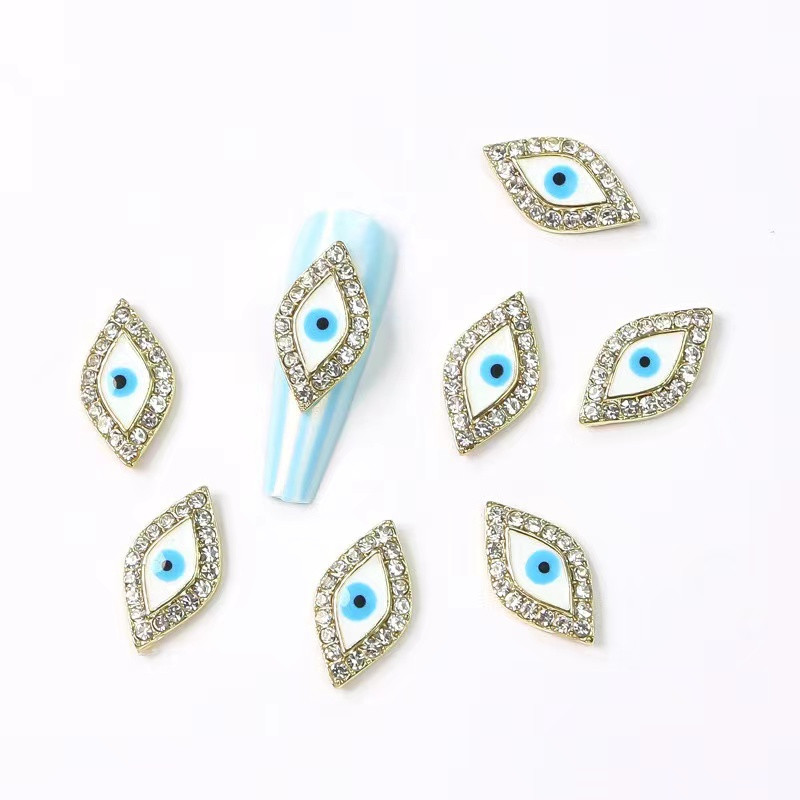 10db Evil Eye Nails Art Charms 3D gyémánt ötvözet fém körmök ékszer szalon tippek manikűr dekoráció