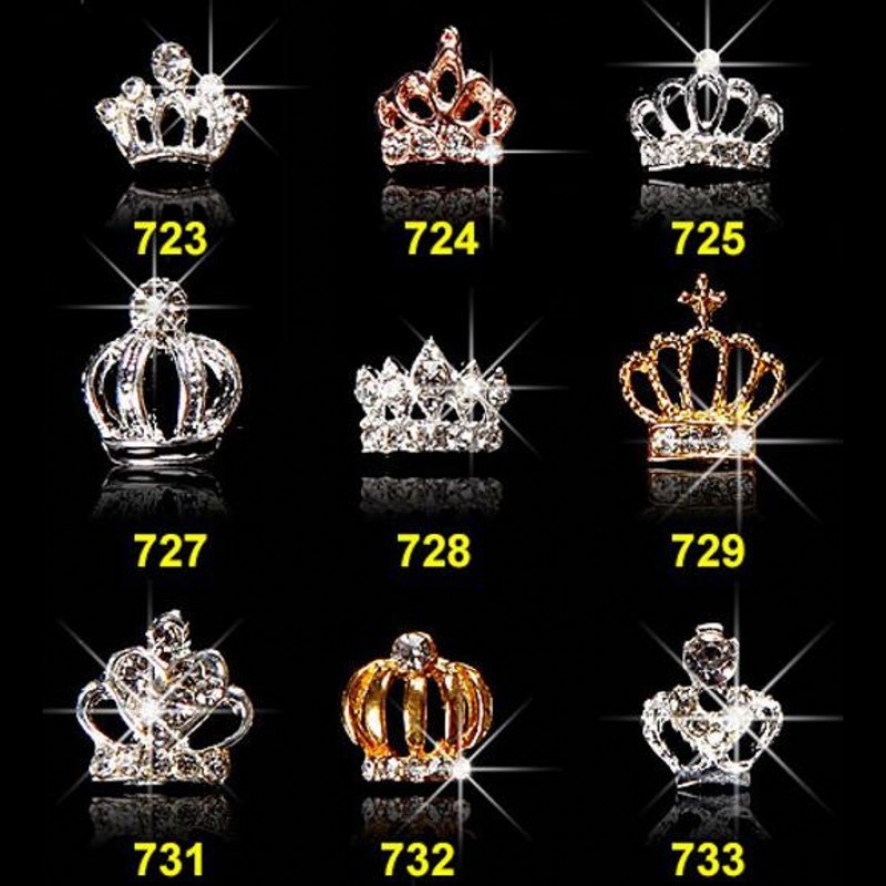10db/tétel 3D Nail Art ékszer ezüst és arany korona formájú köröm ékszer Fénylő kristály strassz köröm ékszer kiegészítők ML723#