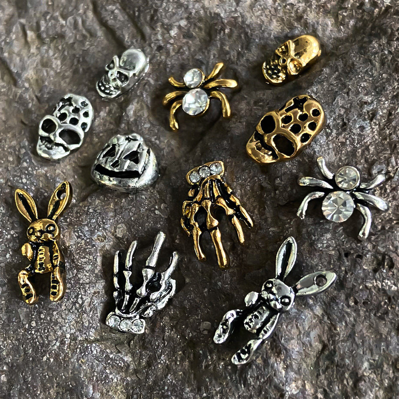 Halloween ötvözet körömdíszítések 3D szellemkoponya sütőtök Arany ezüst klasszikus körmök ékszerek díszek manikűr kiegészítők