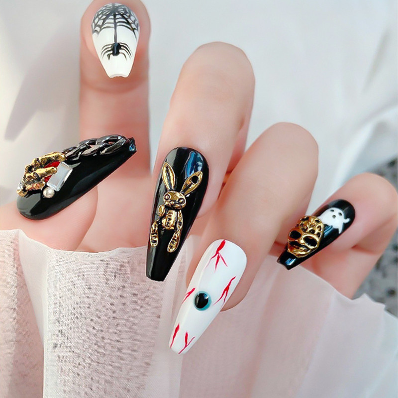 Halloween ötvözet körömdíszítések 3D szellemkoponya sütőtök Arany ezüst klasszikus körmök ékszerek díszek manikűr kiegészítők