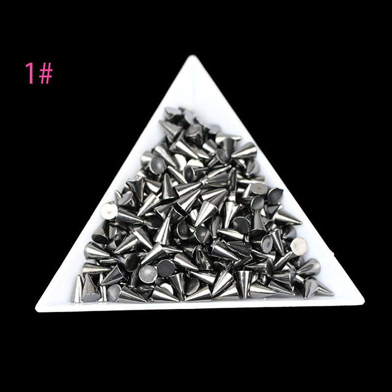 100db 3*3 mm-es nyíl szegecs dekoráció Nail Art Punk Spikes Stud Nail Art Tip Dekorációs szegecs fémes DIY Nail Art díszek