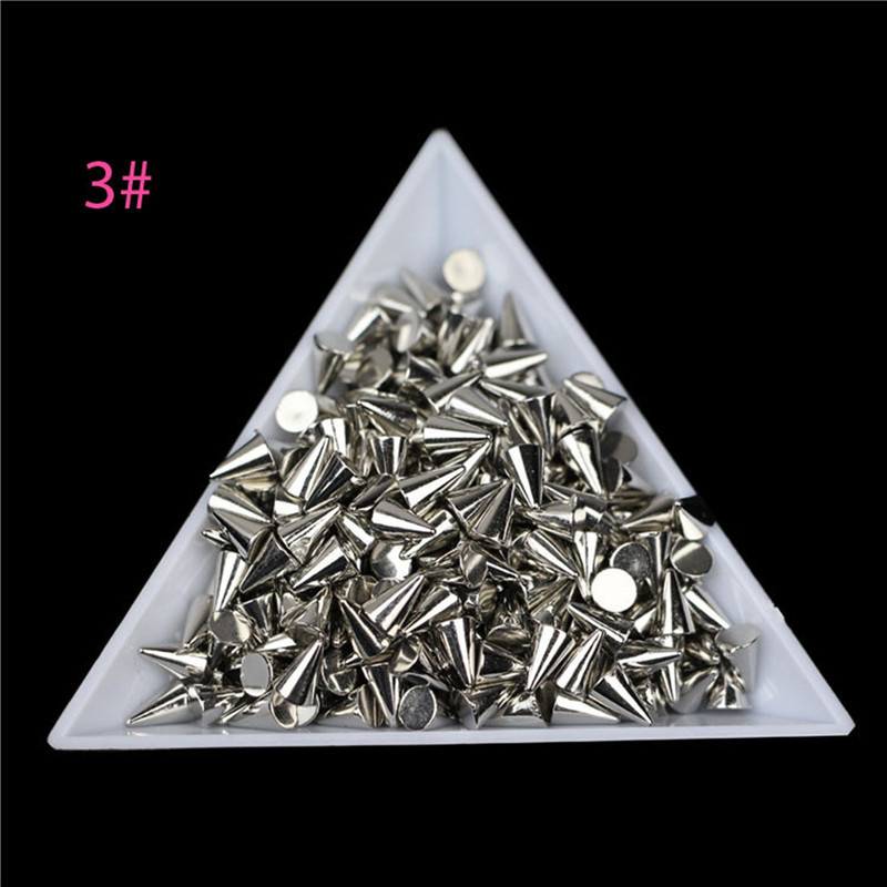 100db 3*3 mm-es nyíl szegecs dekoráció Nail Art Punk Spikes Stud Nail Art Tip Dekorációs szegecs fémes DIY Nail Art díszek
