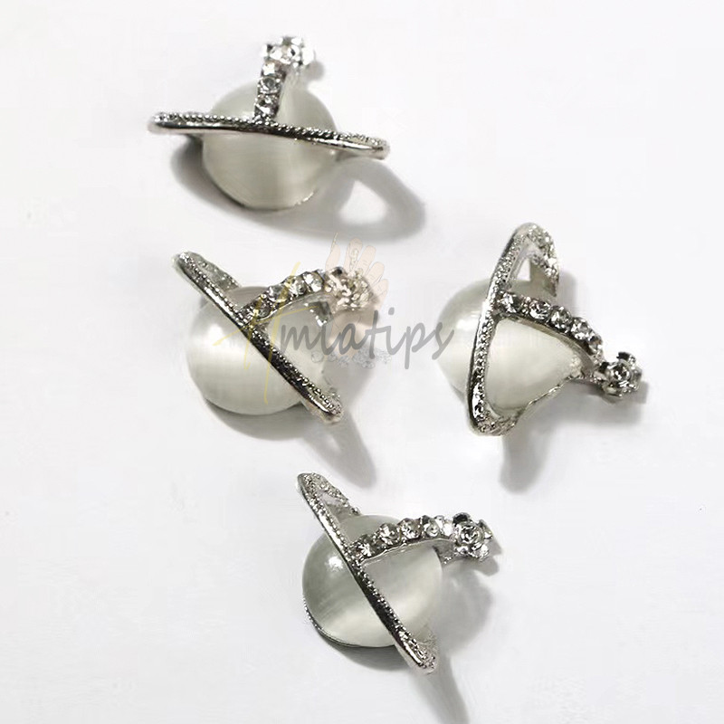 5 tk metallist 3D küünekunst Südamevõlusid Rhinestones Planeedi risti kujuga disain akrüül-geelküüntele Maniküüri tarvikud