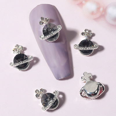 3D Alloy Planet Cross Nail Art Chamrs 10db/tétel Színes Saturn Designs Strasszok Gyémánt Dekorációk Ékszerek Köröm Kiegészítők